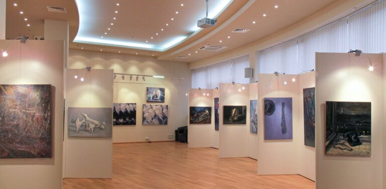 Экспозиция. Выставка «48 живописных работ» 2011 г.