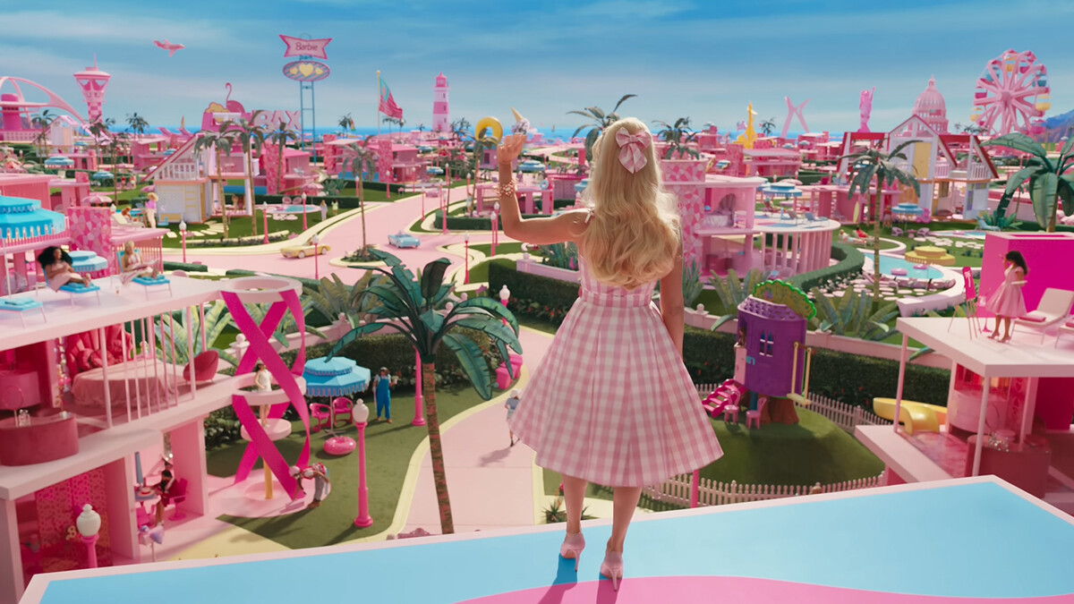 Кукла и ее Мир. Иллюстрация кадр из видео Barbie, 2023. Канал Warner Bros. Pictures.